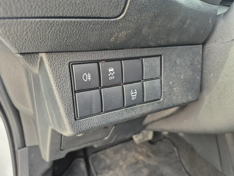 2024 Toyota Yaris  Y 