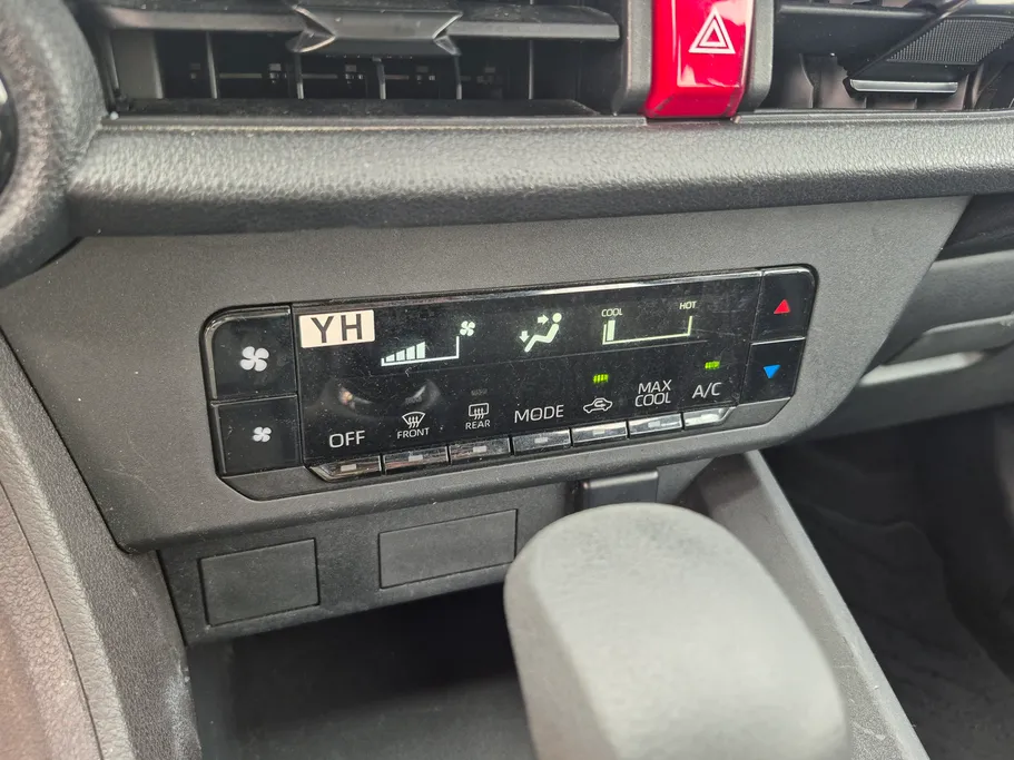 2024 Toyota Yaris  Y 