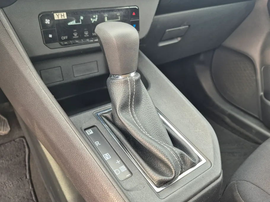 2024 Toyota Yaris  Y 