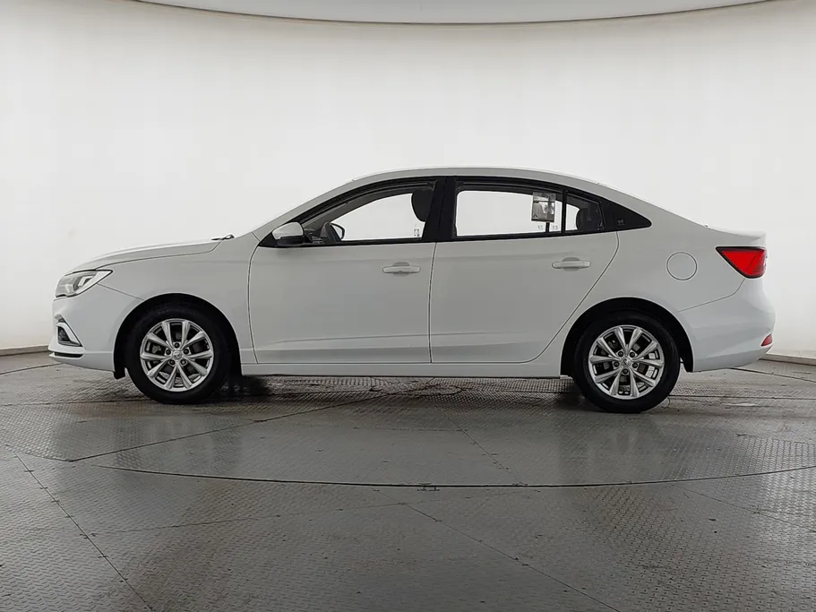 ام جي 5 STD 2023 