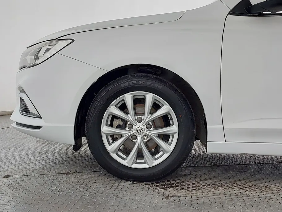 ام جي 5 STD 2023 