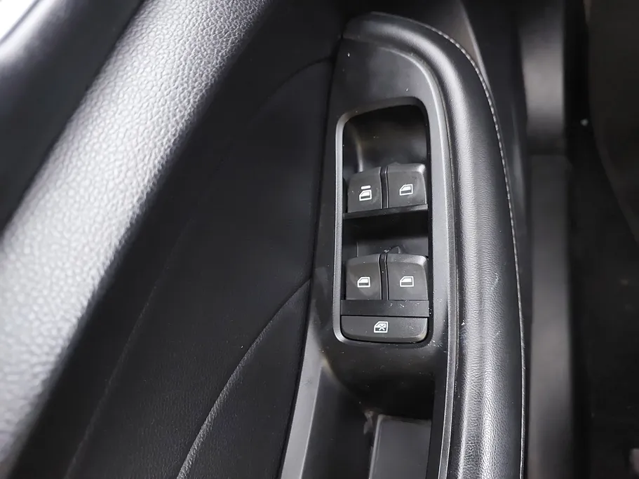 ام جي 5 STD 2023 