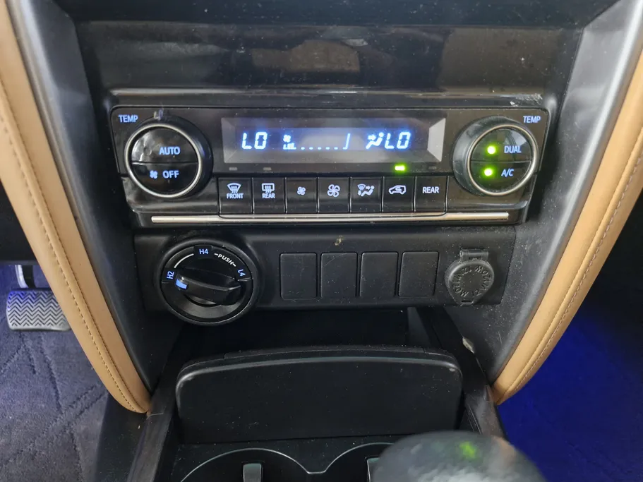 تويوتا فورتشنر VX1 2022 