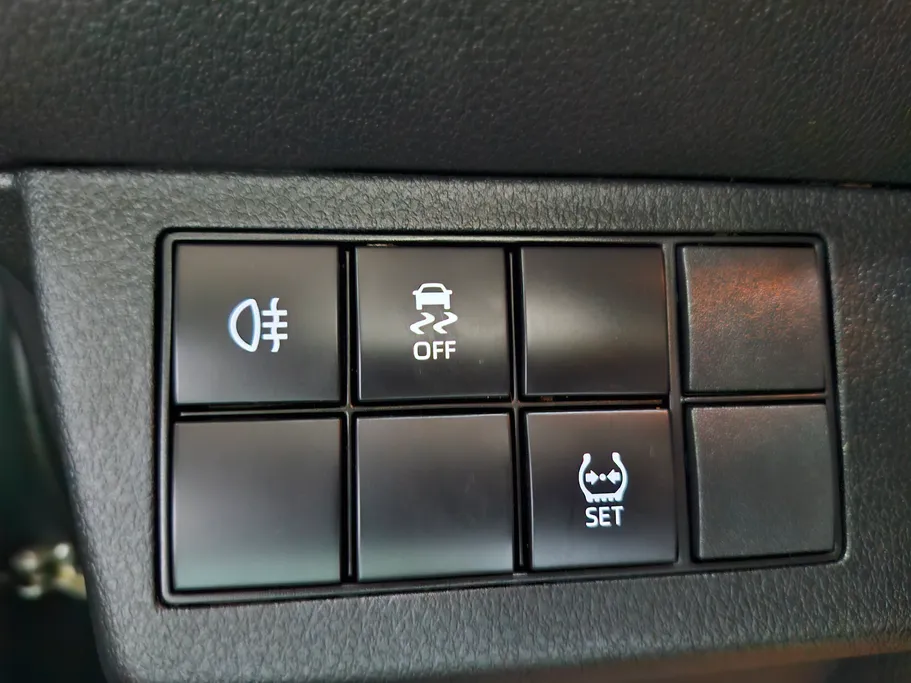 تويوتا يارس Y 2023 