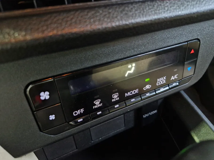 تويوتا يارس Y 2023 