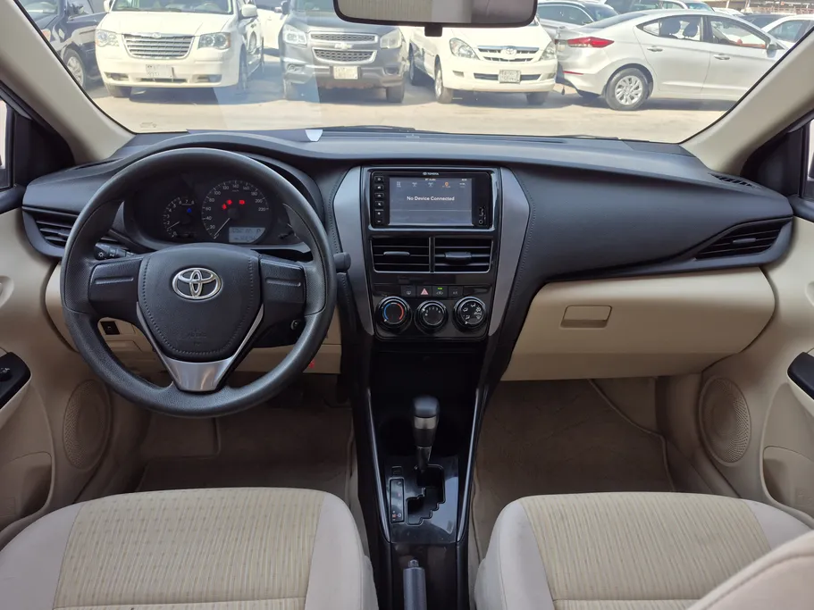 2021 Toyota Yaris  Y 