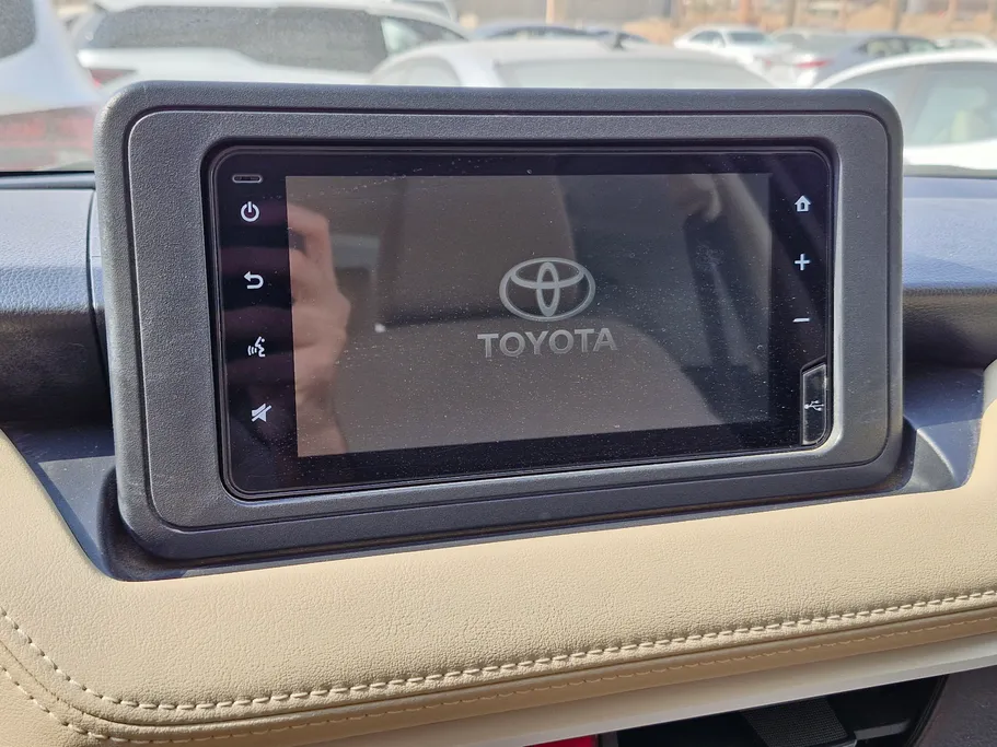 2023 Toyota Yaris  Y 