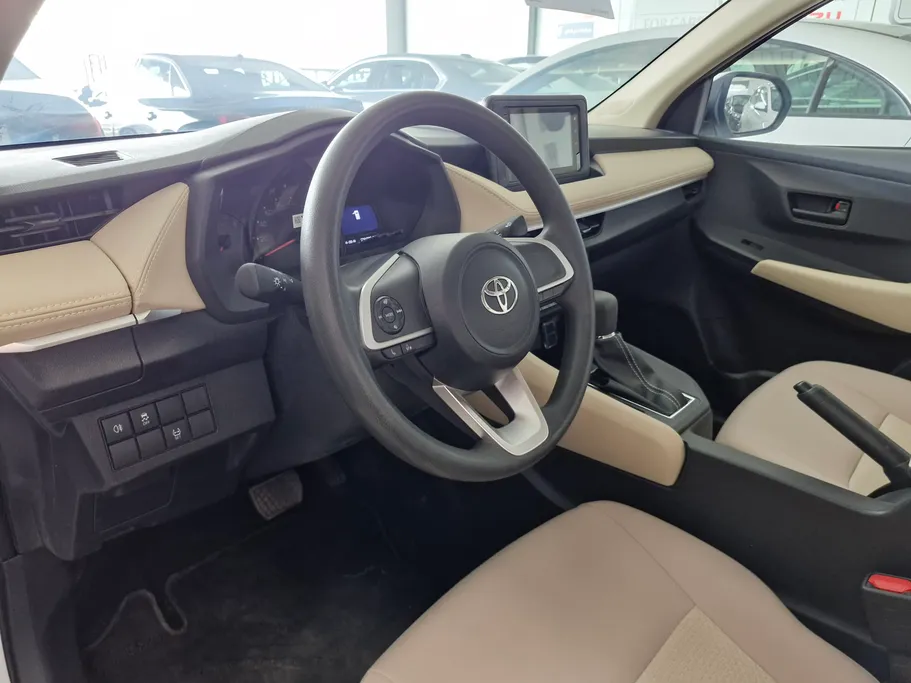 2023 Toyota Yaris  Y 