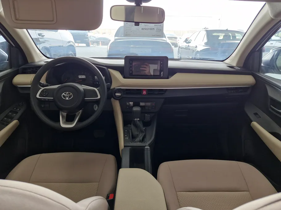 2023 Toyota Yaris  Y 