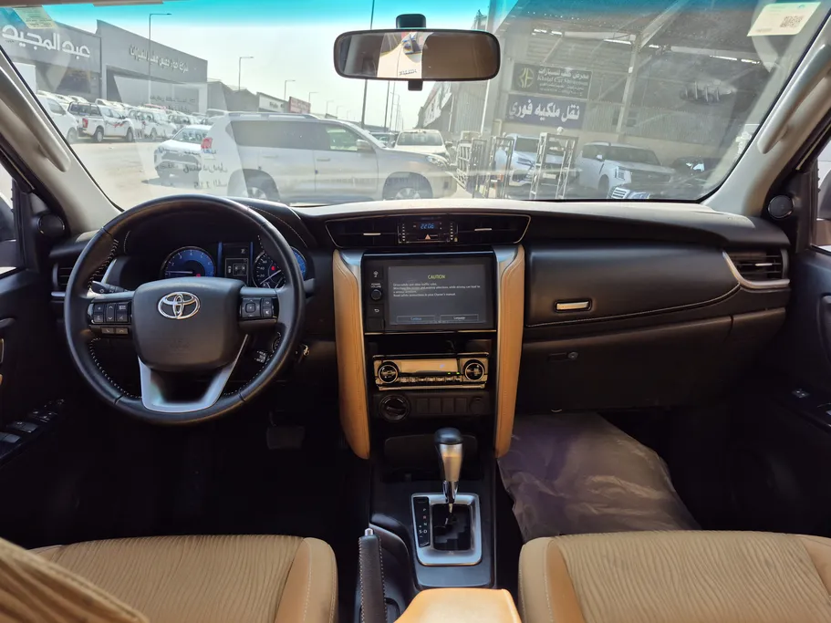 2023 Toyota Fortuner VX 