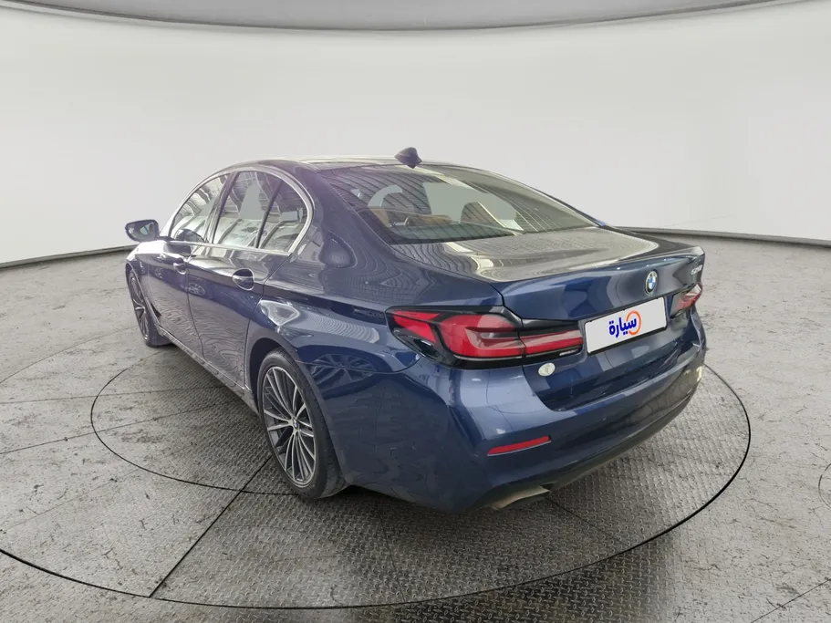 2023 BMW 5 Series 520i 