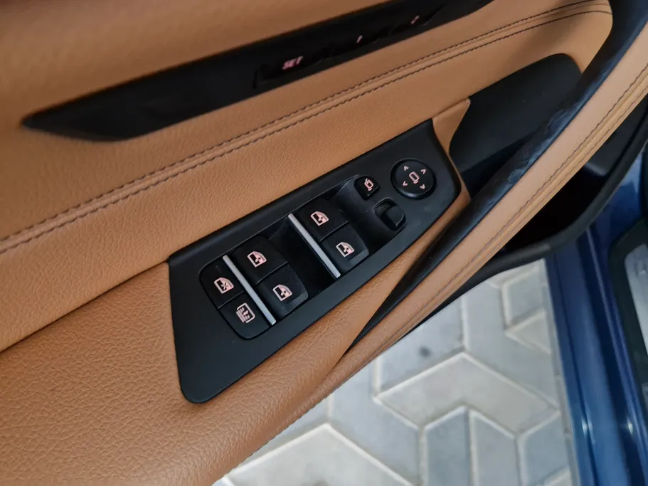 2023 BMW 5 Series 520i 