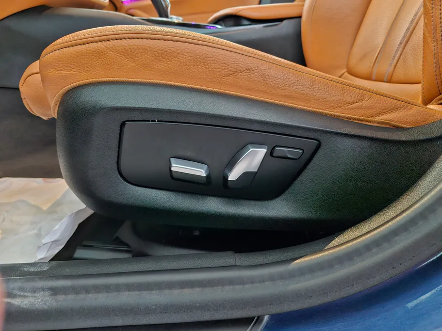 2023 BMW 5 Series 520i 