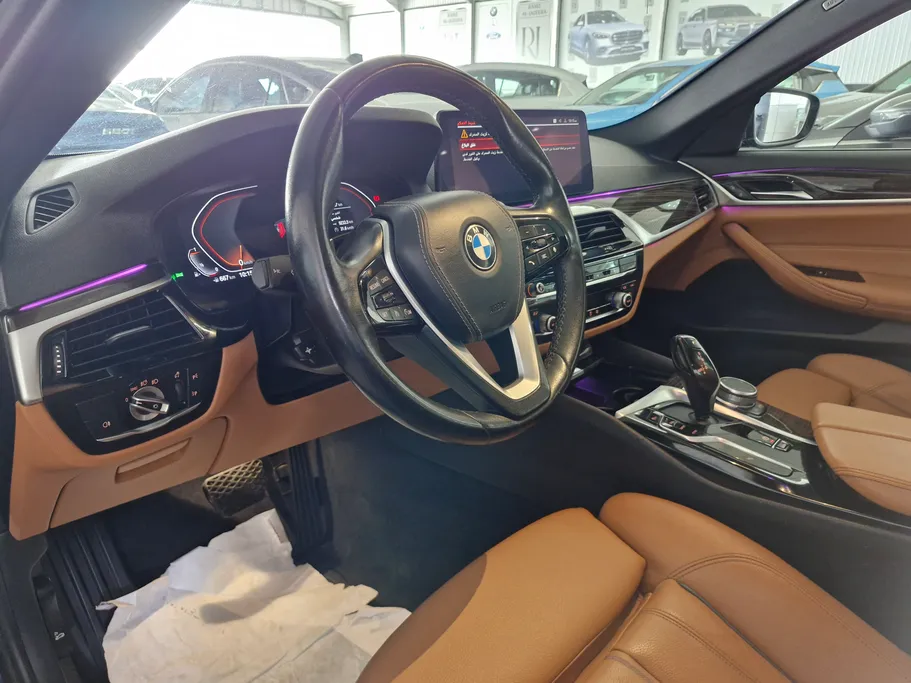 2023 BMW 5 Series 520i 