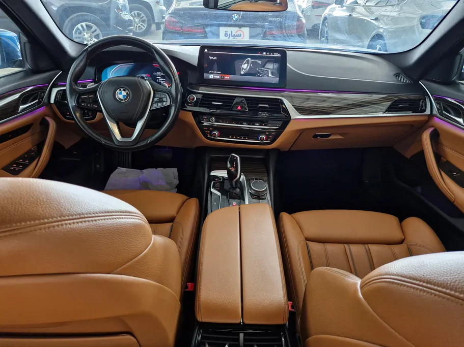 2023 BMW 5 Series 520i 