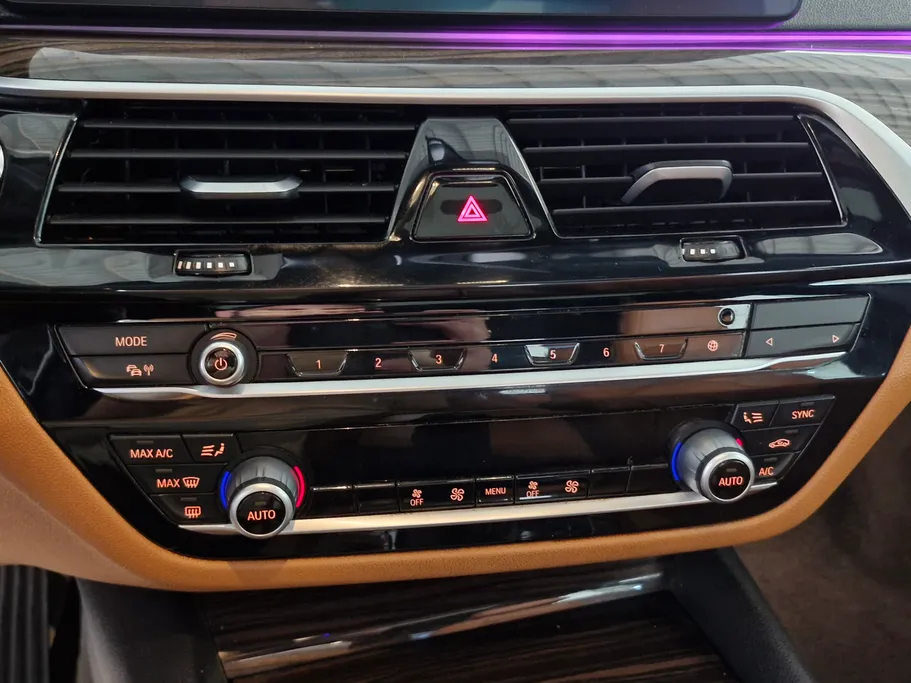 2023 BMW 5 Series 520i 