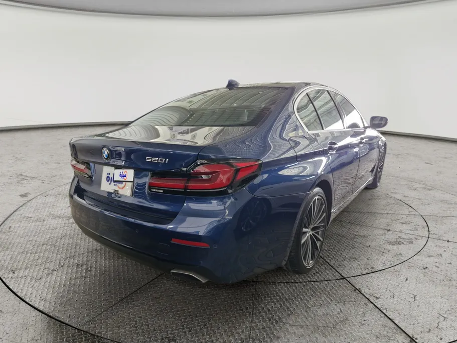 2023 BMW 5 Series 520i 