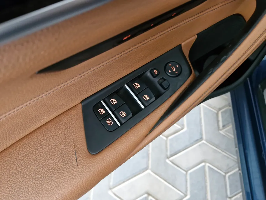 2023 BMW 5 Series 520i 