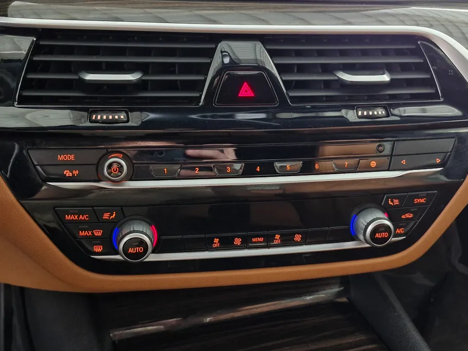 2023 BMW 5 Series 520i 