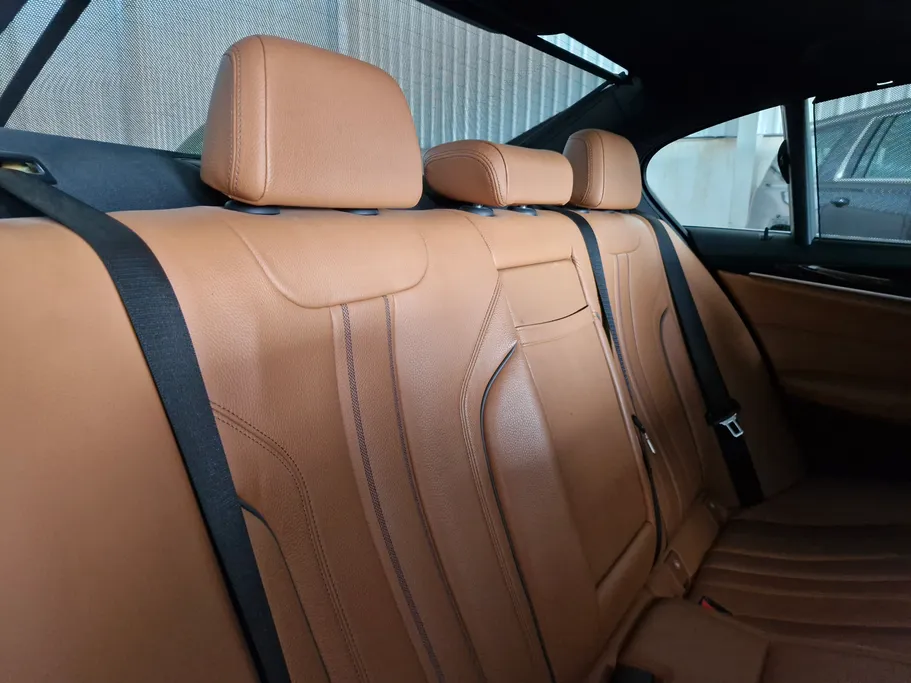 2023 BMW 5 Series 520i 