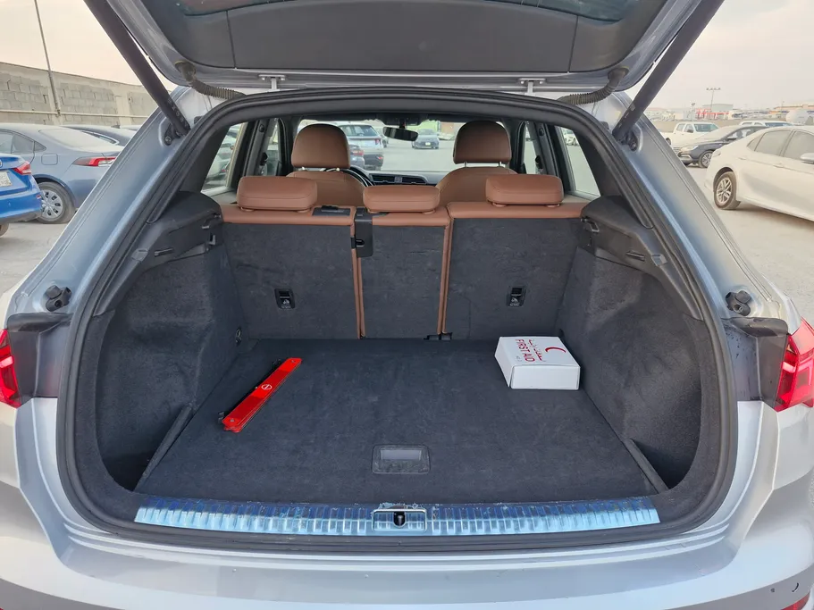 2023 Audi Q3 35 TFSl 