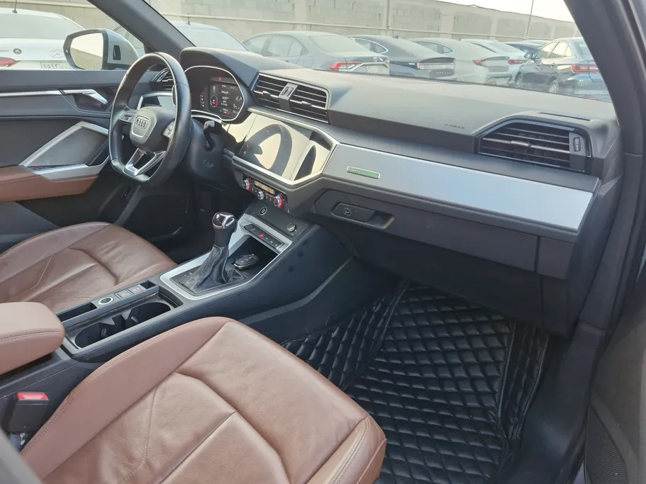 2023 Audi Q3 35 TFSl 