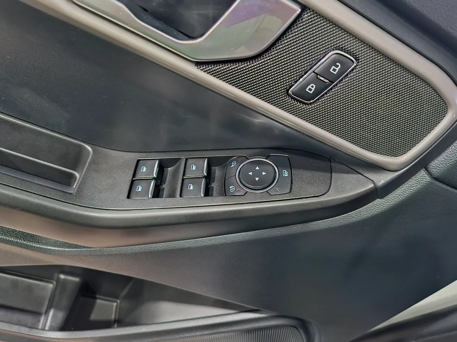 2022 Ford Explorer Standard 