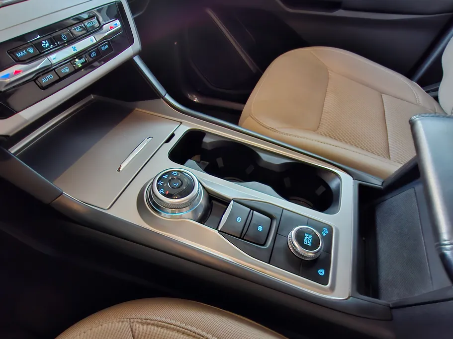 2022 Ford Explorer Standard 