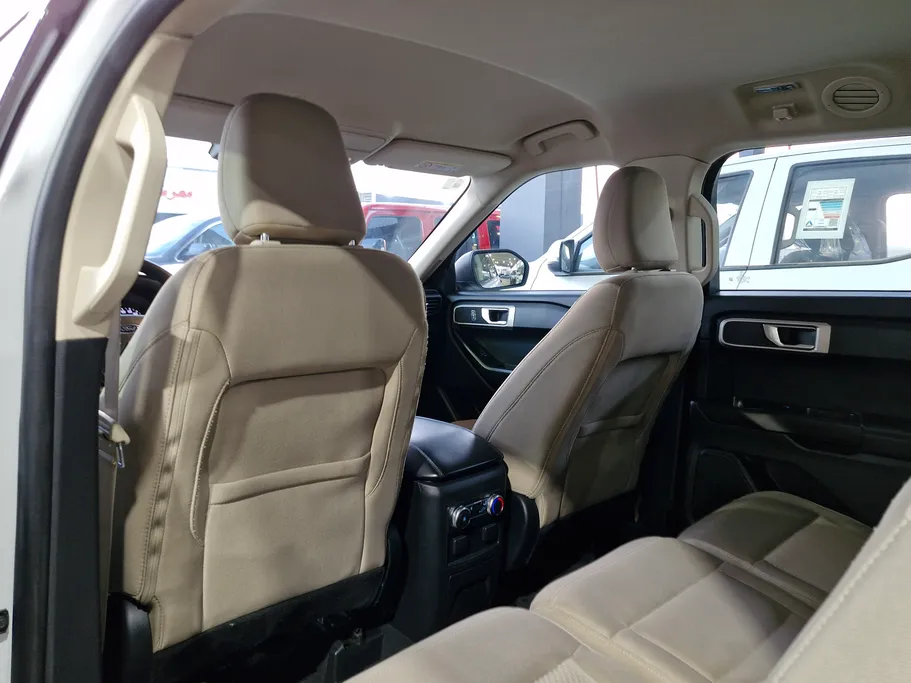 2022 Ford Explorer Standard 