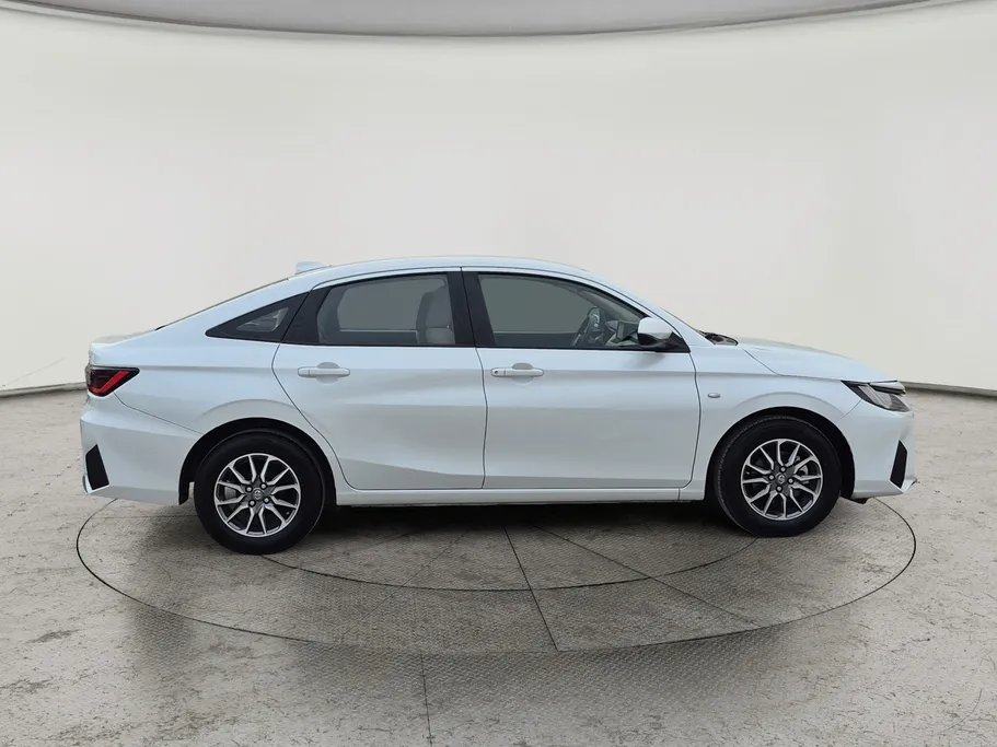 2023 Toyota Yaris  Y 