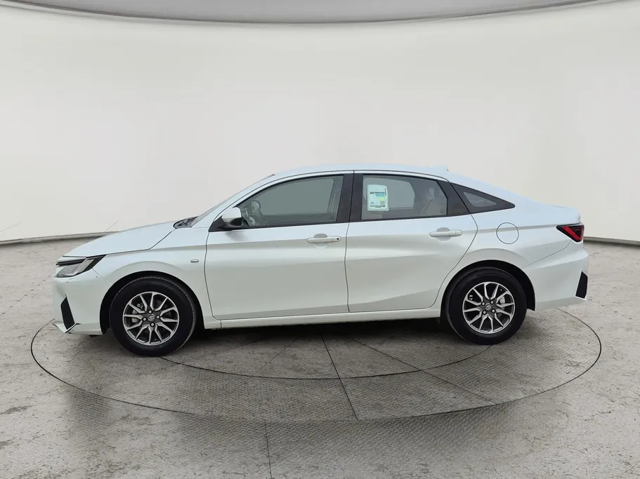 2023 Toyota Yaris  Y 