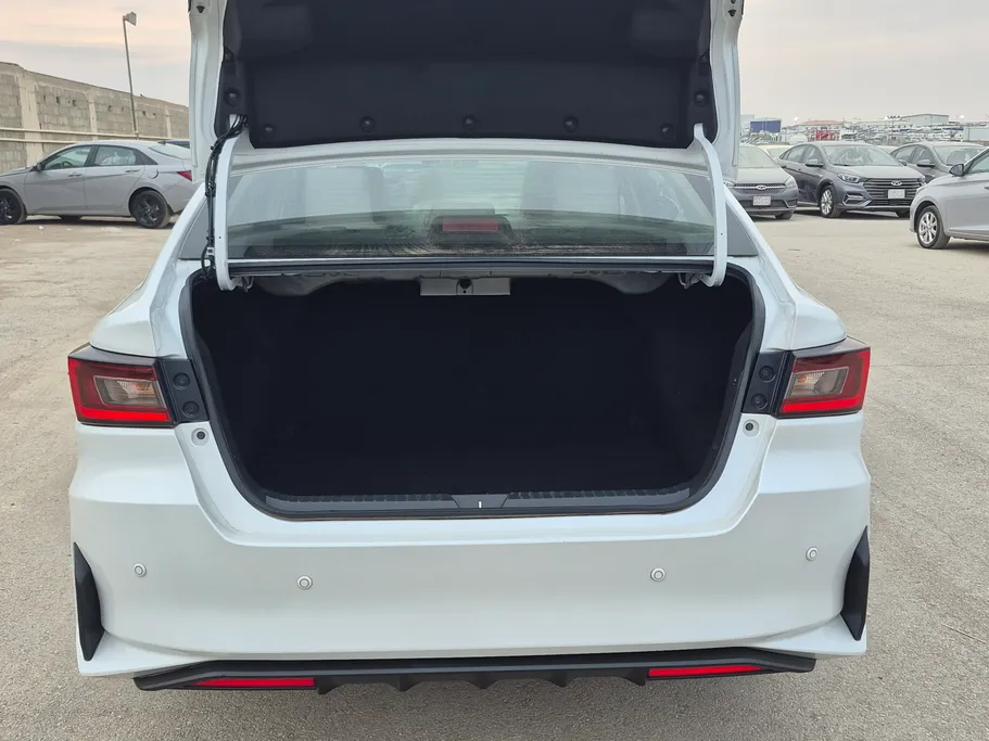 2023 Toyota Yaris  Y 