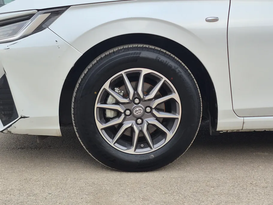 2023 Toyota Yaris  Y 