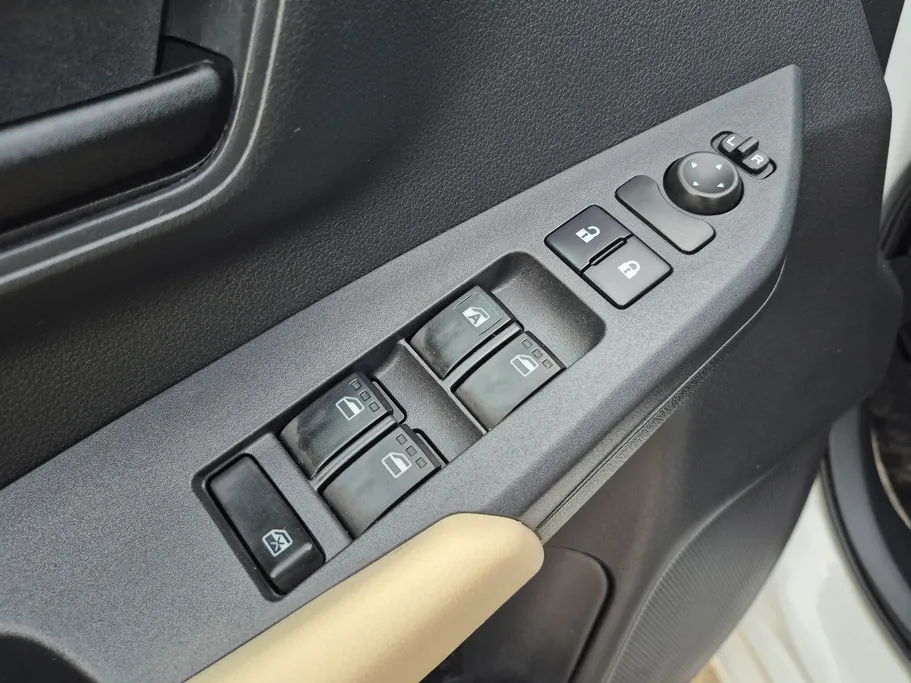 2023 Toyota Yaris  Y 