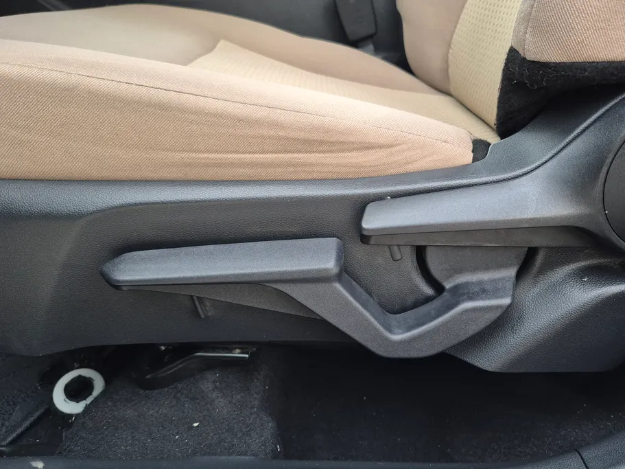 2023 Toyota Yaris  Y 