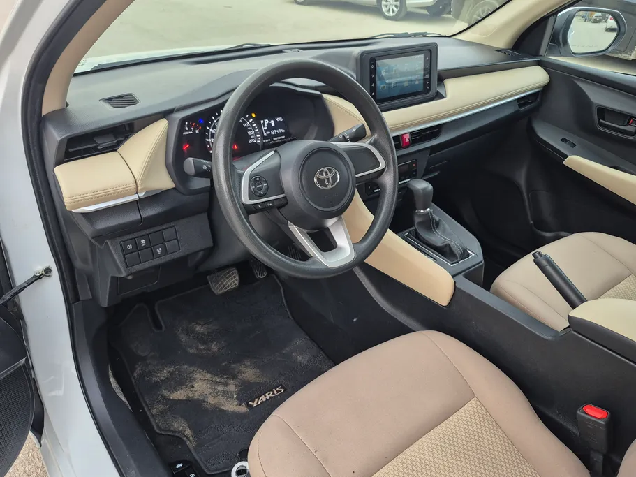 2023 Toyota Yaris  Y 