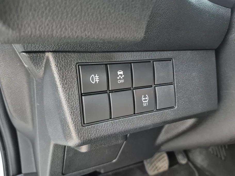 2023 Toyota Yaris  Y 