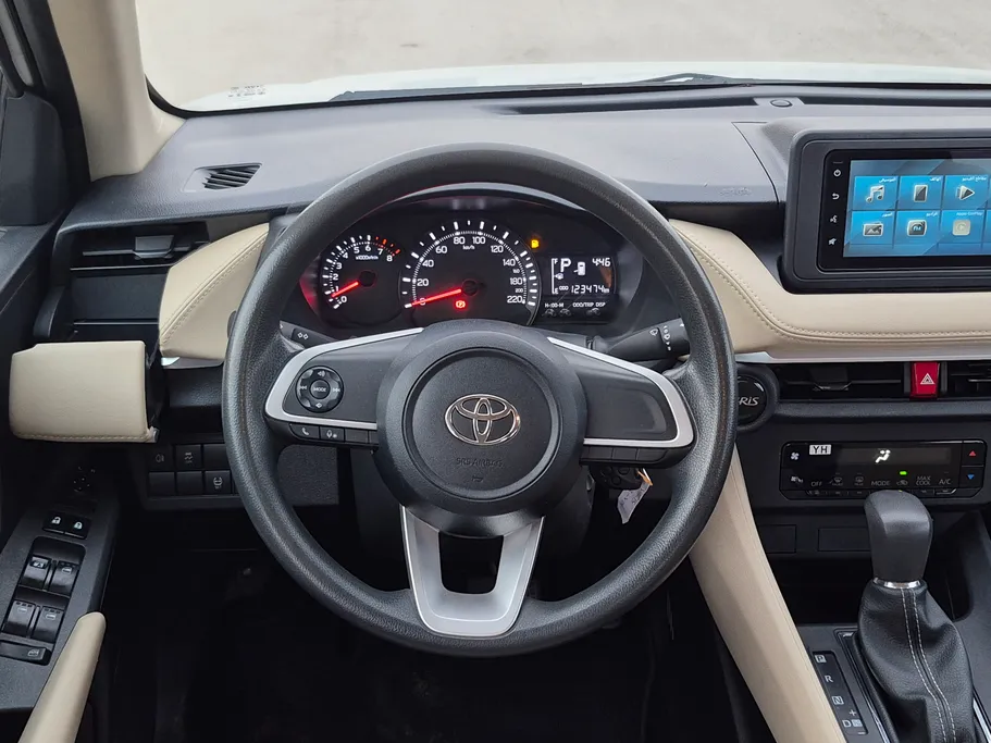 2023 Toyota Yaris  Y 