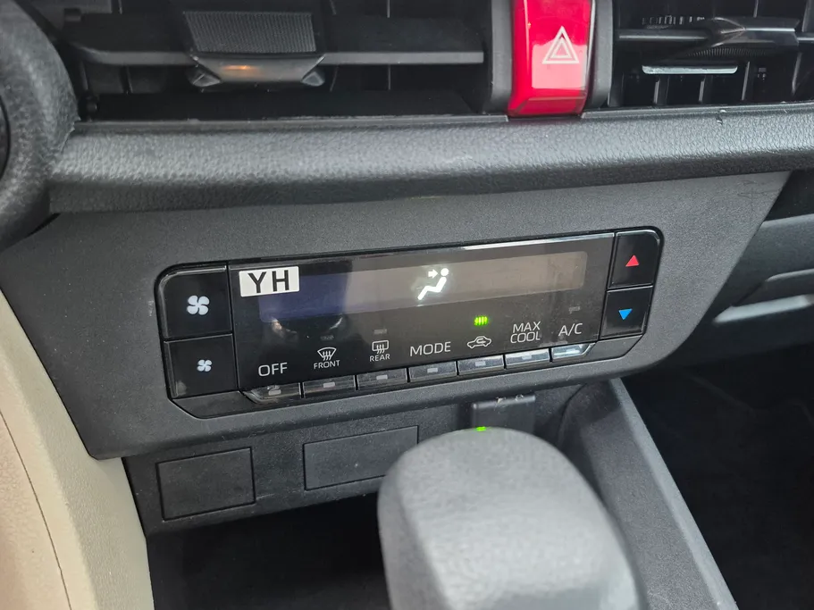 2023 Toyota Yaris  Y 