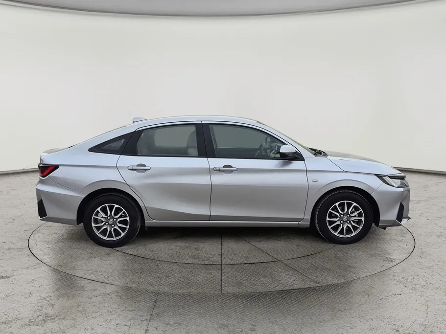 تويوتا يارس Y 2023 