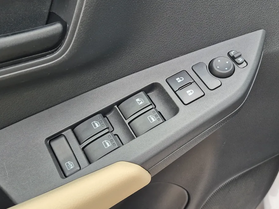 تويوتا يارس Y 2023 