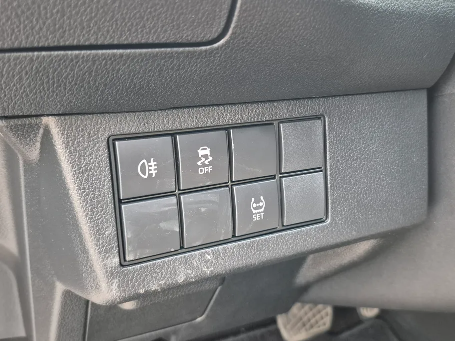 تويوتا يارس Y 2023 