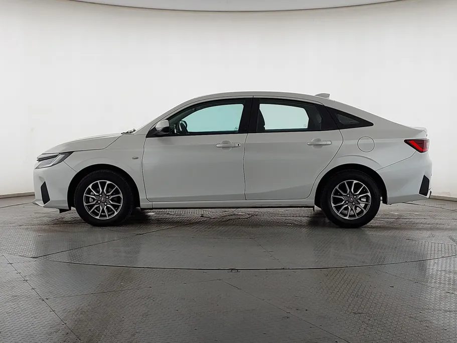 2023 Toyota Yaris  Y 