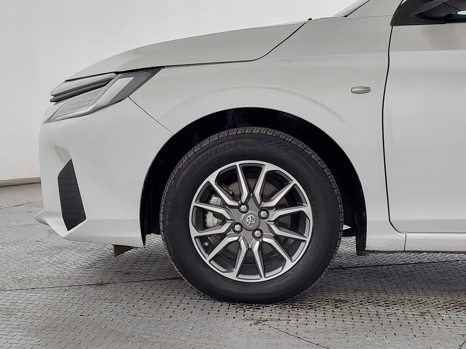 2023 Toyota Yaris  Y 