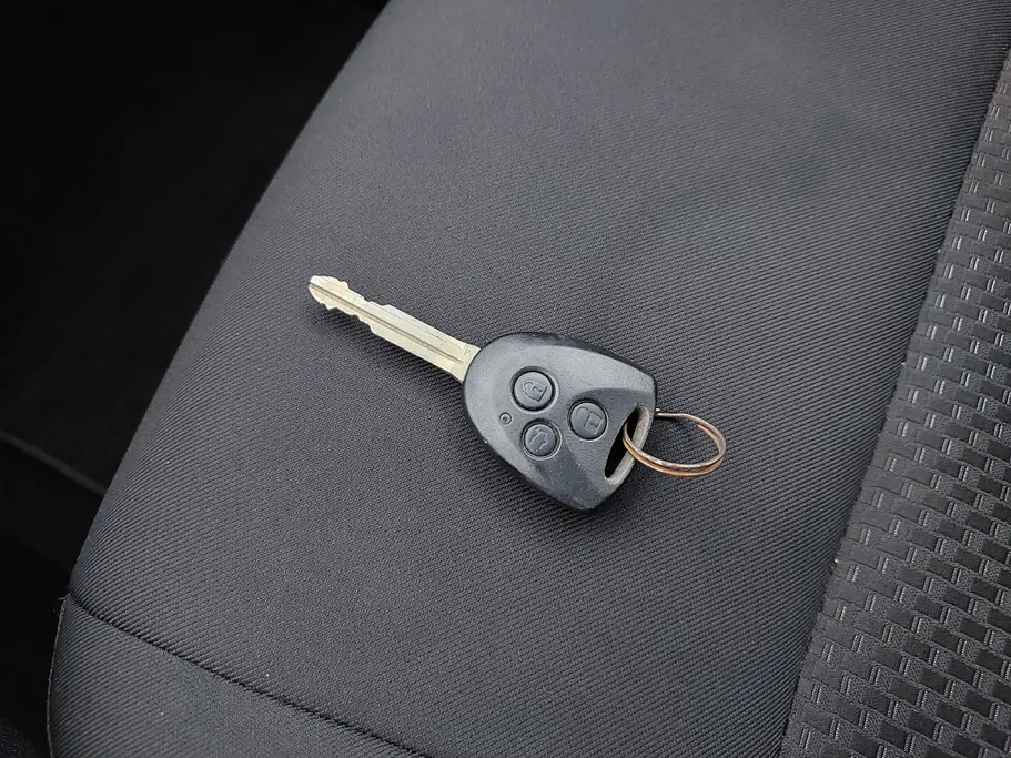 2023 Toyota Yaris  Y 