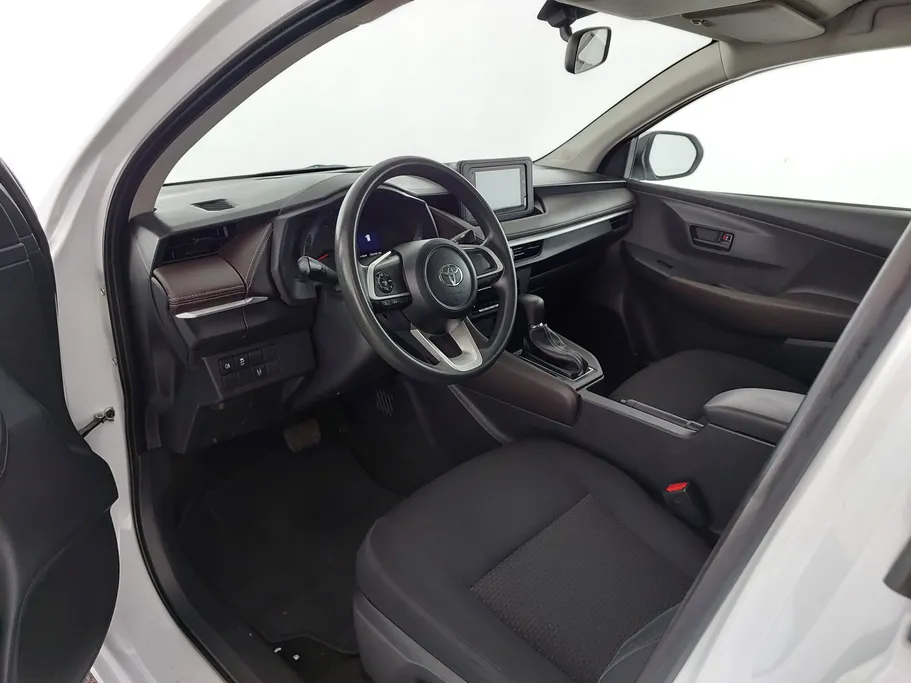 2023 Toyota Yaris  Y 