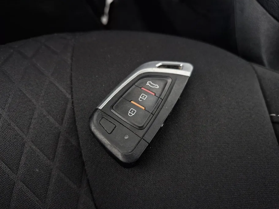 ام جي 5 COM 2023 