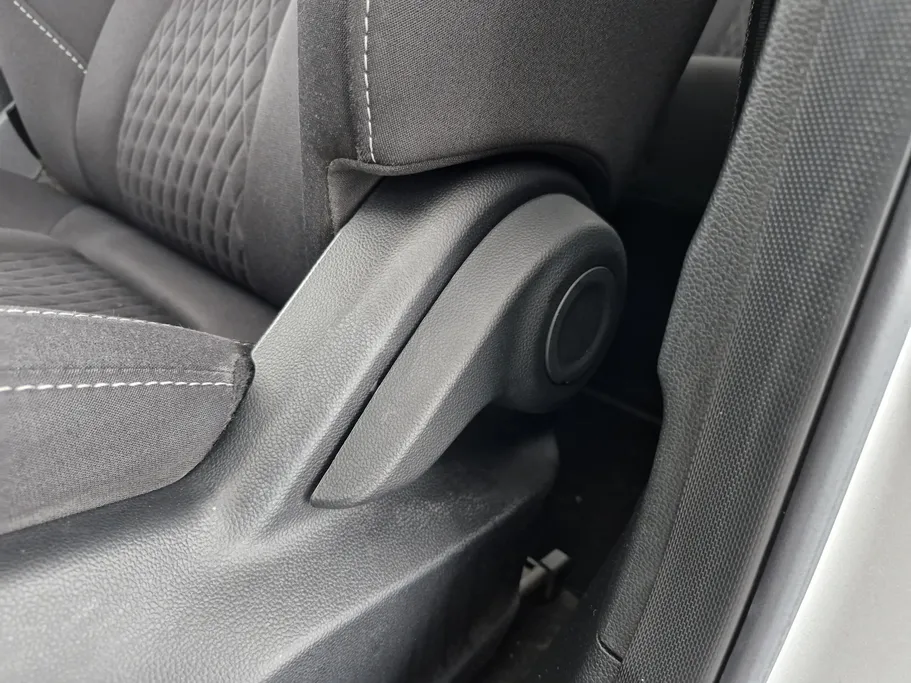 ام جي 5 COM 2023 