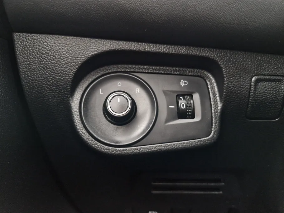 ام جي 5 COM 2023 