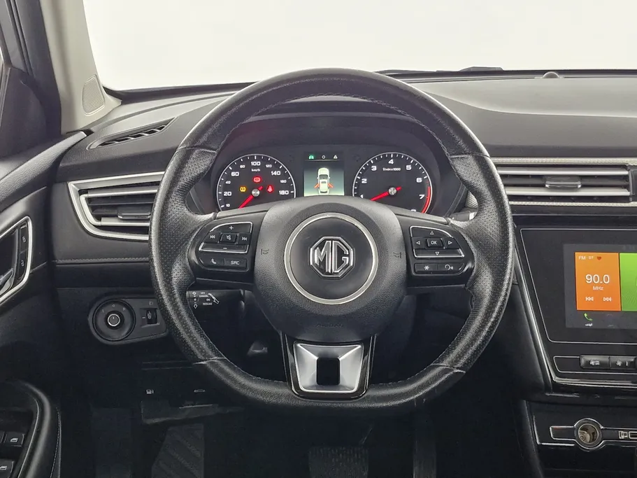 ام جي 5 COM 2023 